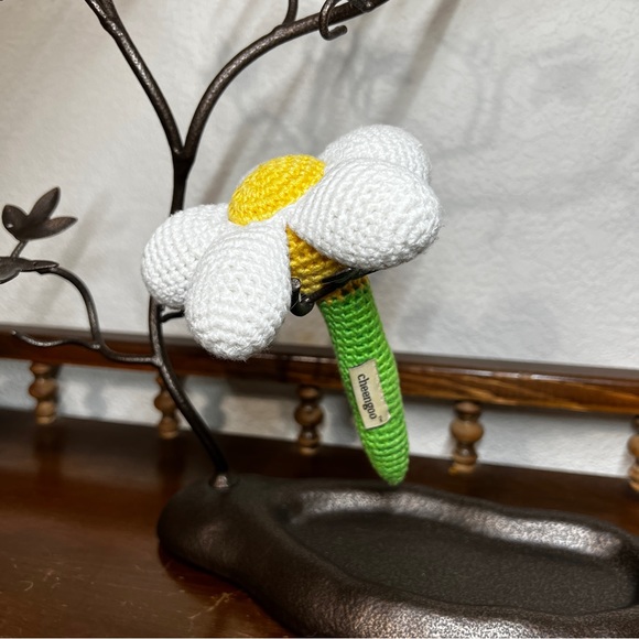 Cheengoo White Daisy Flower Hand Crocheted Stick Baby Rattle Bamboo Eco-Friendly - Picture 5 of 12